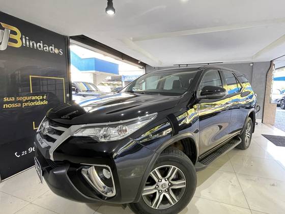 TOYOTA HILUX SW4 2.7 SRV 7 LUGARES 4X2 16V FLEX 4P AUTOMÁTICO TOYOTA HILUX SW4 2.7 SRV 7 LUGARES 4X2 16V FLEX 4P AUTOMÁTICO